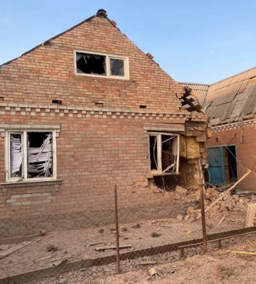 Окупанти вдарили по житлових кварталах Нікополя: є постраждалі