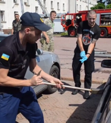 У МВС показали кадри наслідків російського удару по Чернігову (ВІДЕО)