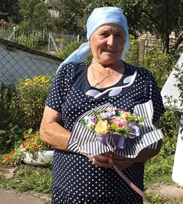 У свої 75 років бабця Катерина з Волині воює проти ворога... спицями!