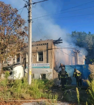 Трава і комора горіли на Харківщині через обстріли росіян – ДСНС