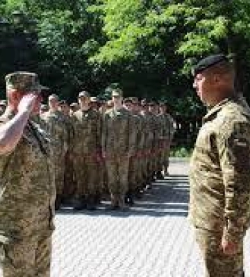 Накивали лаптями чимдуж: морпіхи показали кадри втечі росіян під Бердянськом