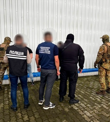 На Львівщині двом військовим повідомлено про підозру у вимаганні грошей