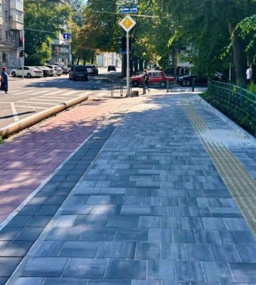 У Дніпрі подовжили велодоріжку на вулиці Володимира Великого