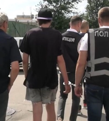 Поліція Києва затримала чоловіка за підпал 12 автівок військовослужбовців