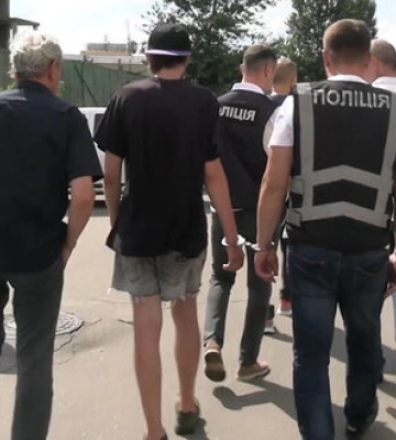 Затримано чоловіка, який підпалив 12 автівок військовослужбовців у Києві, - Нацполіція. ВІДЕО+ФОТОрепортаж