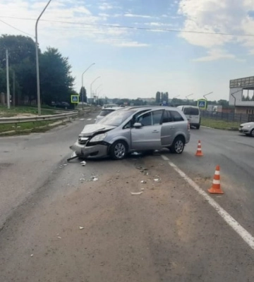 Біля Луцька - аварія, постраждала 12-річна дівчинка у лікарні