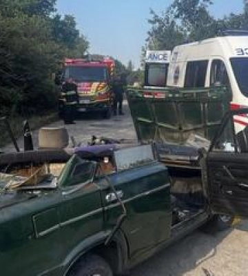 У Кременчуці авто злетіло з дороги: один чоловік загинув, двоє  – у тяжкому стані