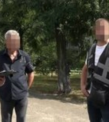 В Киеве мужчина поджег 12 авто военных. Объяснил это своим плохим отношением к ним – фото