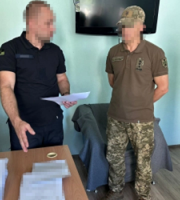 ДБР повідомило про підозру командиру з Миколаївщини, який безпідставно нараховував майже 5,5 млн грн виплат підлеглим