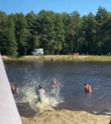 Безпека на воді: у Вараському районі продовжують інформаційно-роз’яснювальну роботу з відпочивальниками
