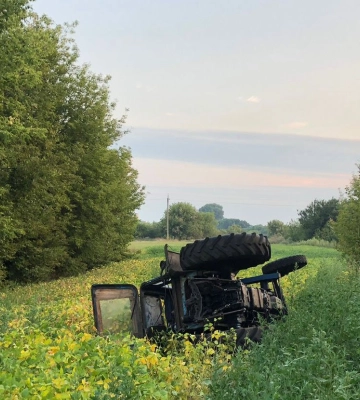 На Полтавщині перекинувся трактор, яким керував 16-річний юнак