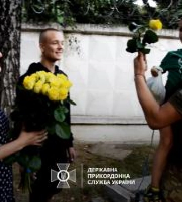 Волинський прикордонник повернувся з фронту: зворушливе від зустрічі з рідними