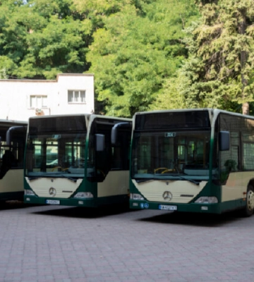 Киев получил от украинских благотворителей 3 городских автобуса, а от немецких партнеров – еще 3 &quot;скорых&quot; - мэр