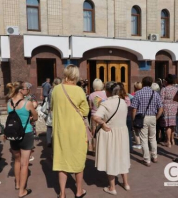 Жителі Завадівки вийшли до ОВА з протестом через відсутність води 