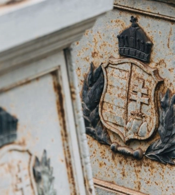 Старі канделябри Ланцюгового мосту Будапешта продали з аукціону – виручені кошти передадуть закарпатському Берегову
