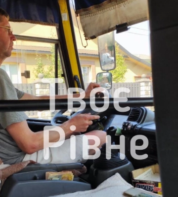 Рівняни хвалять водія маршрутки, який поважає військових