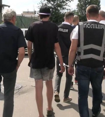 Підпалив 12 автівок військовослужбовців: поліція затримала піромана у Києві (ВІДЕО)
