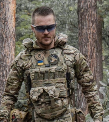 Український співак та військовий жорстко розкритикував чоловіків, які втекли з України