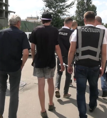 В Киеве задержали мужчину, сжигавшего автомобили военных