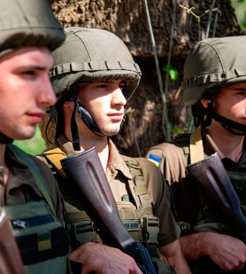 «Після школи – армія і війна»: історія трійнят, які служать на Волині та разом боронили Київщину