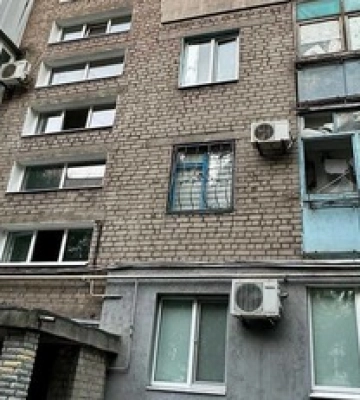 Росіяни обстріляли Запоріжжя: пошкоджено багатоповерхівки, фото