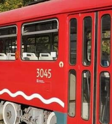 Скорочені маршрути та час роботи: як курсує електротранспорт Дніпра сьогодні