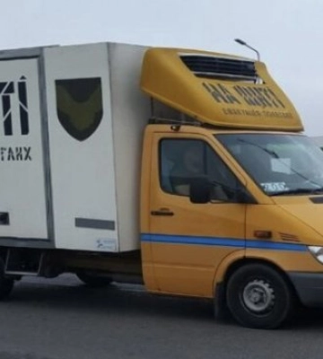 У Луцьку благодійники передали місії «На щиті» нове авто. Фото