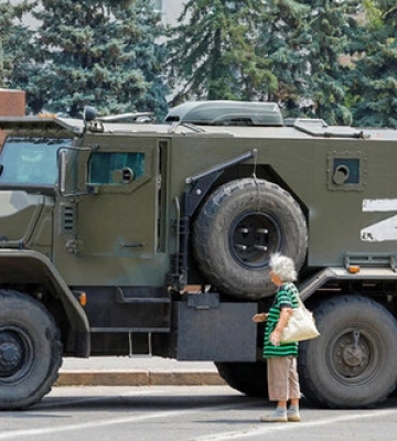 У Маріуполі фіксують збільшення російських військ до 5 тисяч та рух техніки в бік Бердянська, - Андрющенко. ФОТО
