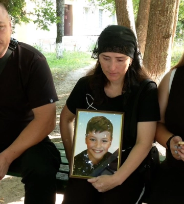 Родители обвинили медиков: в Ровно умер 10-летний мальчик, которому на голову упала штанга