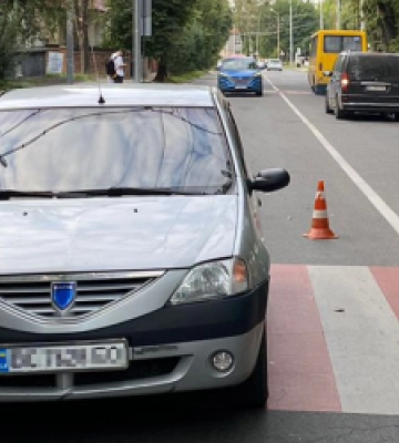 У Львові автомобіль збив 59-річну жінку на пішохідному переході