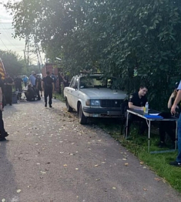 На місці ранкової ракетної атаки по м. Кривий Ріг розгорнуто поліцейський пункт прийому звернень громадян