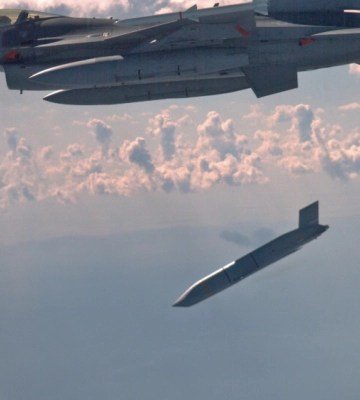Чтобы выбить россиян из Крыма, Украине нужны AGM-158 JASSM для истребителей F-16 — Forbes