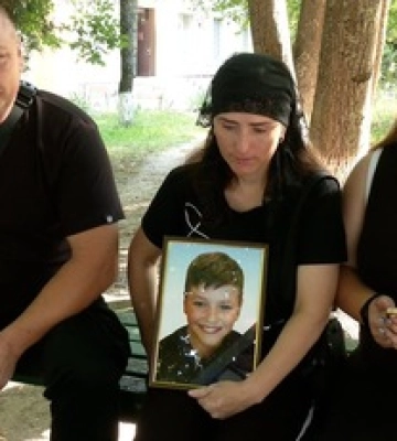 На голову дитині впала штанга: в Рівному розгорівся скандал через смерть 10-річного хлопчика, фото