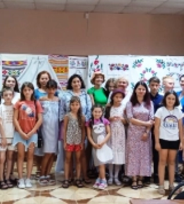 В Тячеві пройшла виставка дитячих робіт «Творчі канікули»
