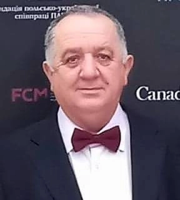 Голова сільради на Миколаївщині за бюджетні гроші найняв адвоката, який захищає його у суді по корупційній справі