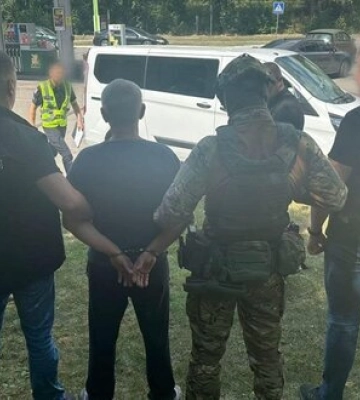 Командира відділення військкомату на Вінниччині затримано на одержанні 2 тис. дол. хабаря. ФОТО