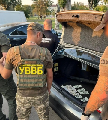 Побори при огляді суден: підозрюють начальника та інспектора одного з відділів прикордонслужби Ізмаїльського прикордонного загону 