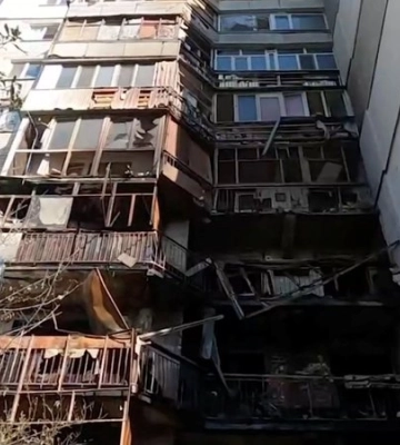В Херсоне россияне сбросили авиабомбы на детсад и жилые дома — шесть пострадавших