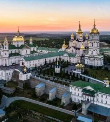 Тернопольский облсовет запретил сторонникам УПЦ МП проводить шествие в Почаевскую лавру