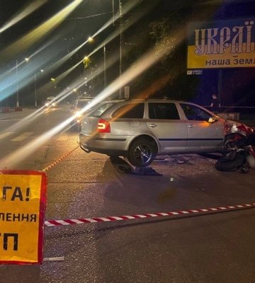 На Полтавщині внаслідок ДТП загинув неповнолітній мотоцикліст, який зіткнувся з легковиком