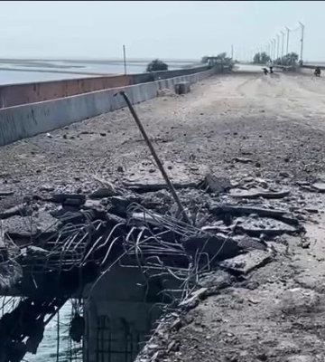 Понтонные мосты на границе с Крымом вряд ли смогут выдержать поток тяжелой техники РФ — разведка Британии
