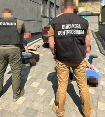 За 6 тыс. долларов депутат обещал сотруднику военкомата избежать ротации на передовую, - СБУ. ФОТО