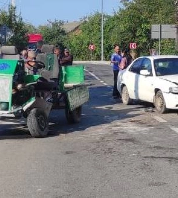 На Львівщині у ДТП постраждав водій трактора та його пасажир