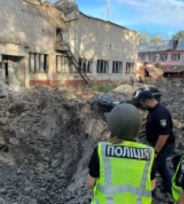 Пошкоджені житлові будинки, поранені цивільні: окупанти обстріляли Харківщину та Сумщину