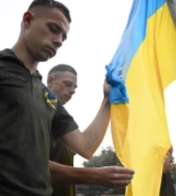 У Хмельницькому підняли найбільший прапор в області
