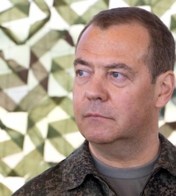 &quot;Медлить не станем&quot;: Медведев заявил, что РФ готова аннексировать Абхазию и Южную Осетию