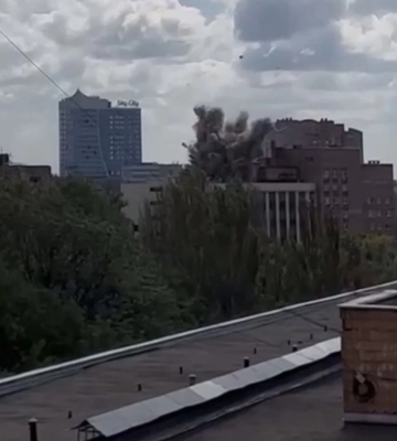 В центре Донецка серия сильных взрывов