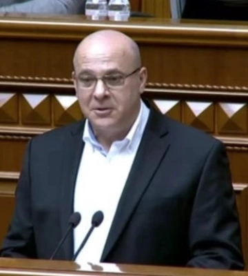 Нардеп від Слуги народу потрапив у ДТП, його госпіталізували Нардеп від Слуги народу потрапив у ДТП, його госпіталізували