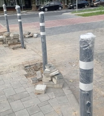 На Волі у Луцьку поставили нові обмежувачі руху 
