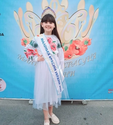 Юна красуня з Шостки перемогла у Всеукраїнському конкурсі краси
